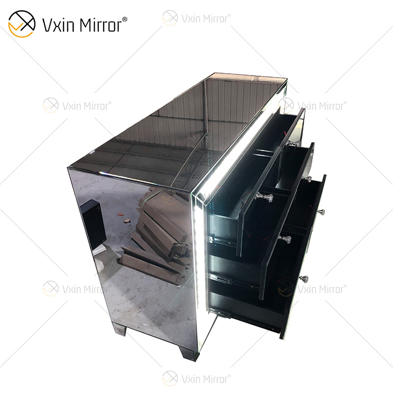 حار بيع تصميم جديد WXF-2139 LED مثمنة أزياء بسيطة ماكياج مرآة مجلس الوزراء مباراة LED