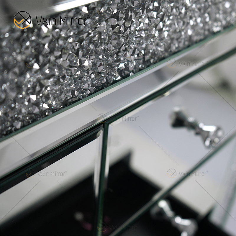 خزانة بجانب السرير من Vxin فضية عاكسة من الماس المكسر مع 5 أدراج