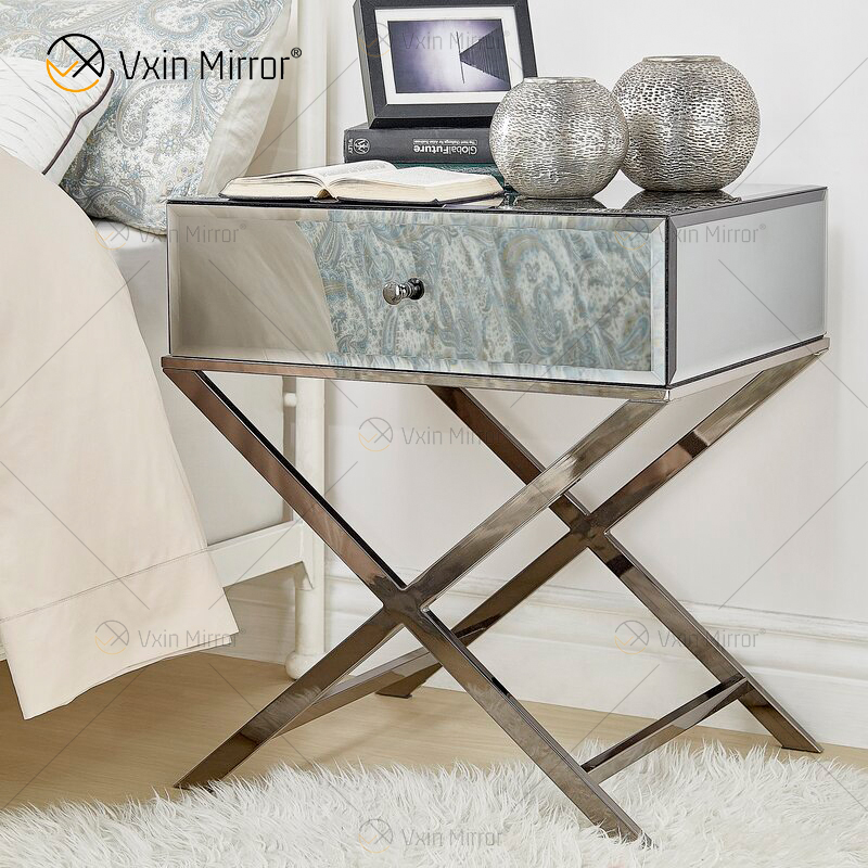 Vanity Modern WXF-046 أثاث من الفولاذ المقاوم للصدأ الفضي منضدة كريستالية مع درج واحد منضدة بجانب السرير