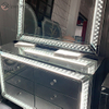 WXM-1176 & WXF-2139 LED أثاث مجموعة مثمنة الخرز موضة بسيطة مرآة لوضع مساحيق التجميل خزانة 6 أدراج