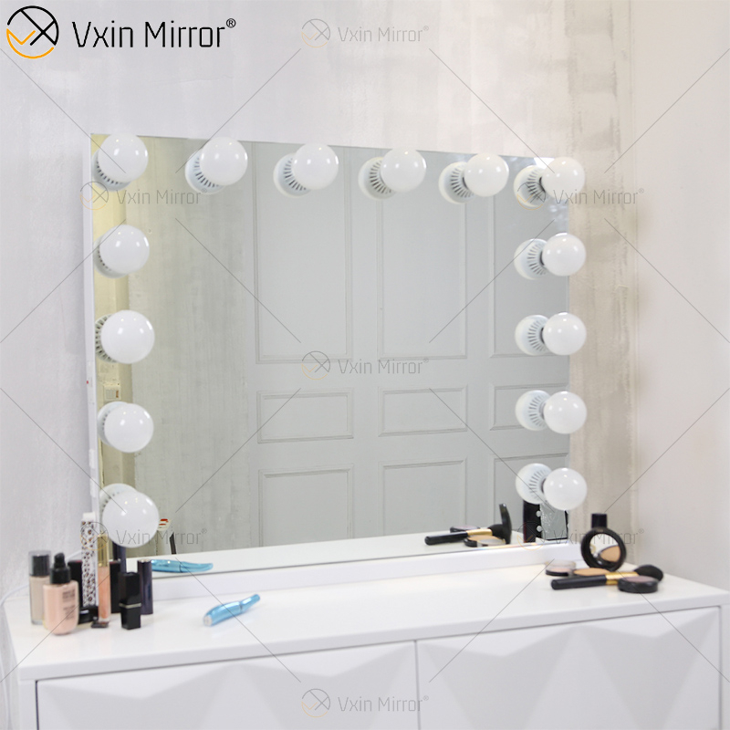 أنماط الملابس الفينيسية VXin WXDL-107 التحكم بمفتاح مرآة هوليوود الفضي اللامع مع لمبات 3 ألوان
