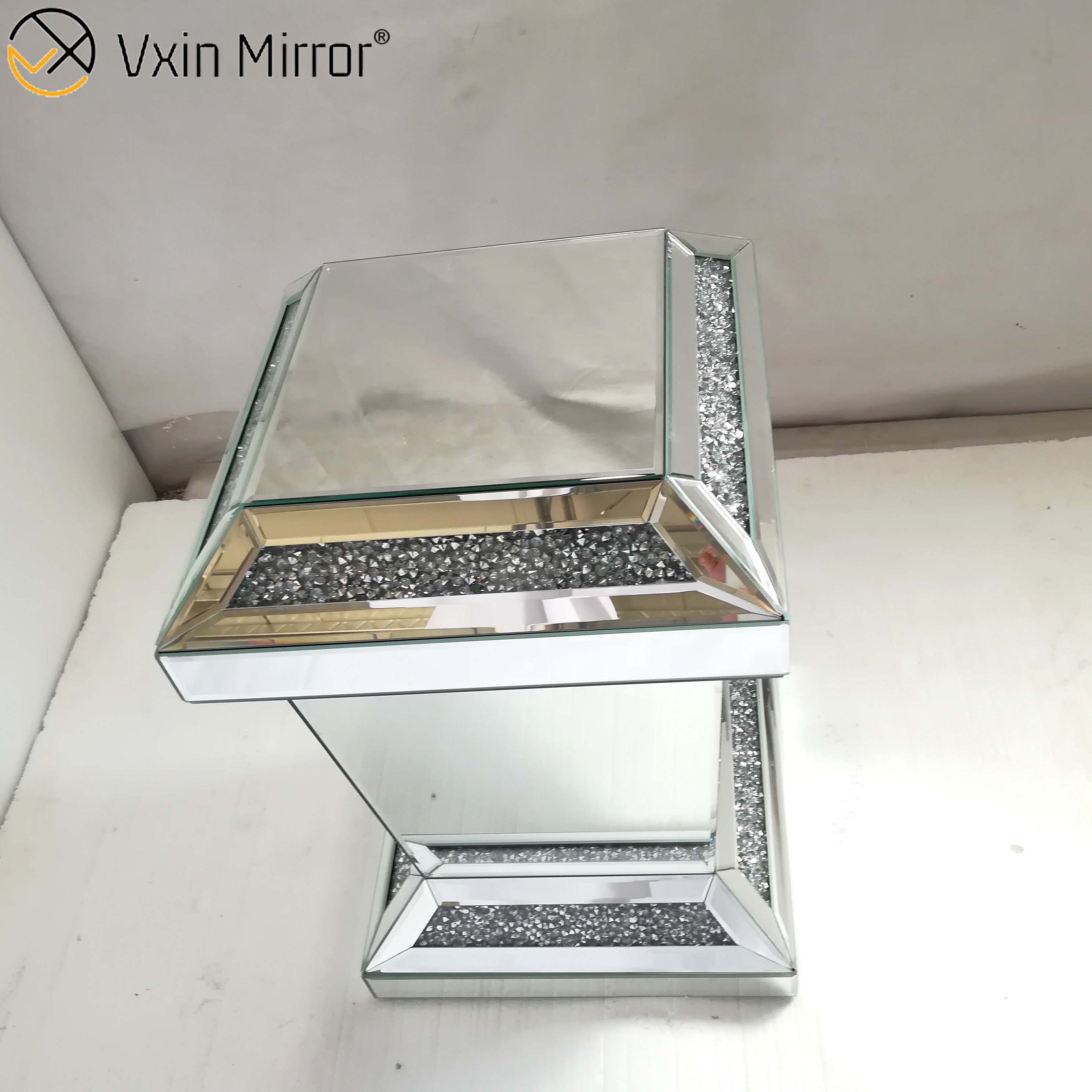 مرآة Vxin WXF-725 حديثة مستطيلة الماس معكوسة طاولة جانبية ثلاثية الأبعاد مرآة نهاية طاولة لغرفة المعيشة