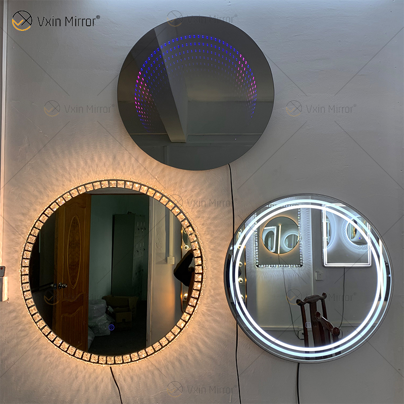 WXDL-115 LED 3 لون فاتح بإطار فضي كريستالي مقاوم للماء مزود طاقة 4 مم مرآة حماية بيئية خالية من النحاس