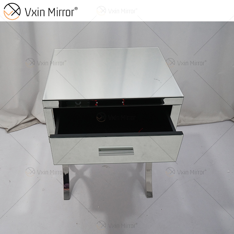 الغرور الحديث WXF-218 أثاث غرفة نوم فضية كريستال طاولة بجانب السرير مع درج منضدة حديثة