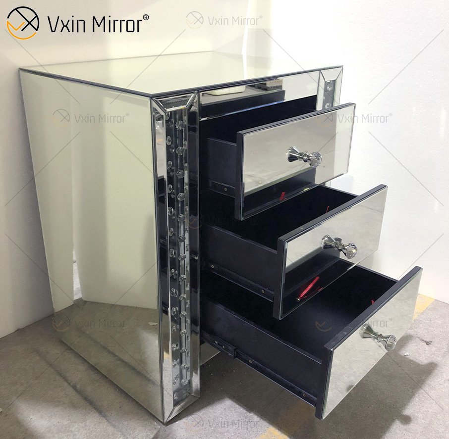 Vxin Crystal Decor WXF-274 Silver Tallboy Crystal Mirror طاولة بجانب السرير مع 3 أدراج منضدة مرآة
