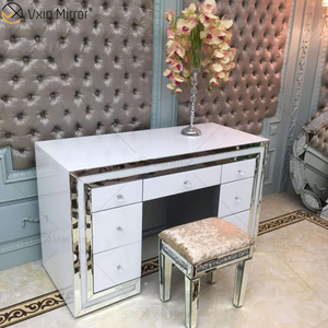 حار بيع مجموعة المرايا البيضاء WXF-792 منضدة الزينة ذات الإطار الفضي الحديث مع كرسي 7 أدراج