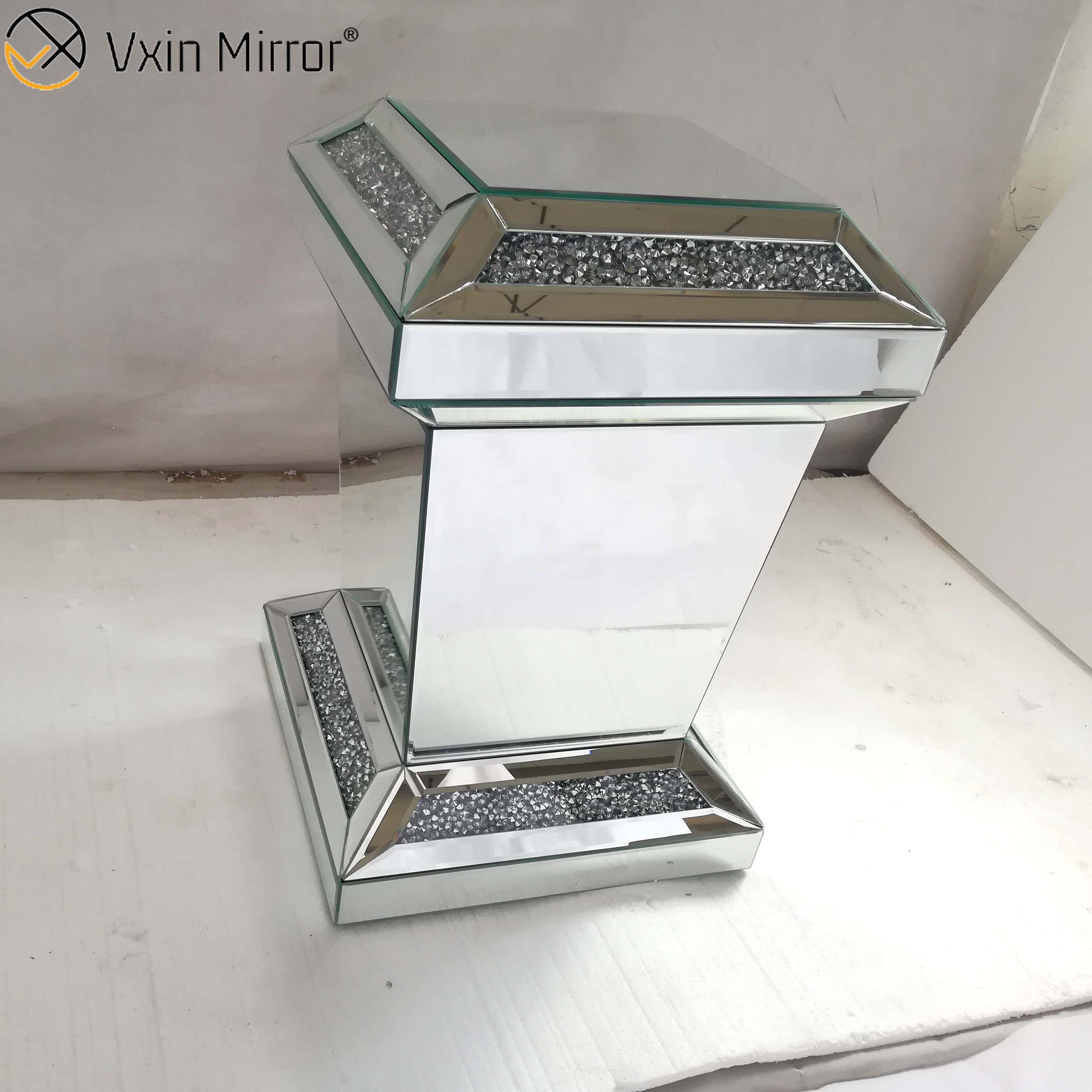 مرآة Vxin WXF-725 حديثة مستطيلة الماس معكوسة طاولة جانبية ثلاثية الأبعاد مرآة نهاية طاولة لغرفة المعيشة