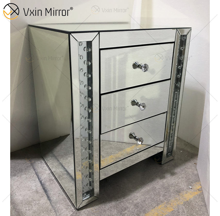 Vxin Crystal Decor WXF-274 Silver Tallboy Crystal Mirror طاولة بجانب السرير مع 3 أدراج منضدة مرآة